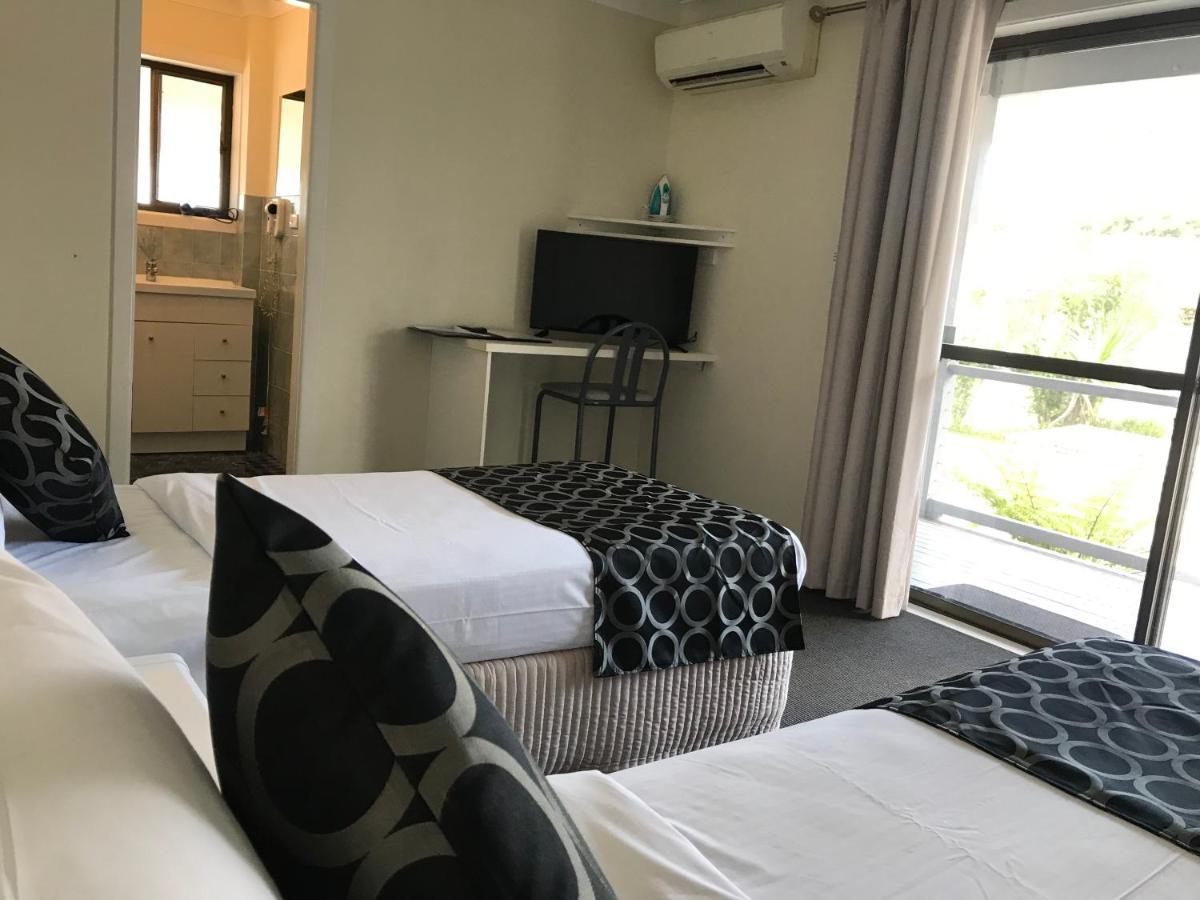 Coffs Shearwater Motel Кофс-Харбор Экстерьер фото